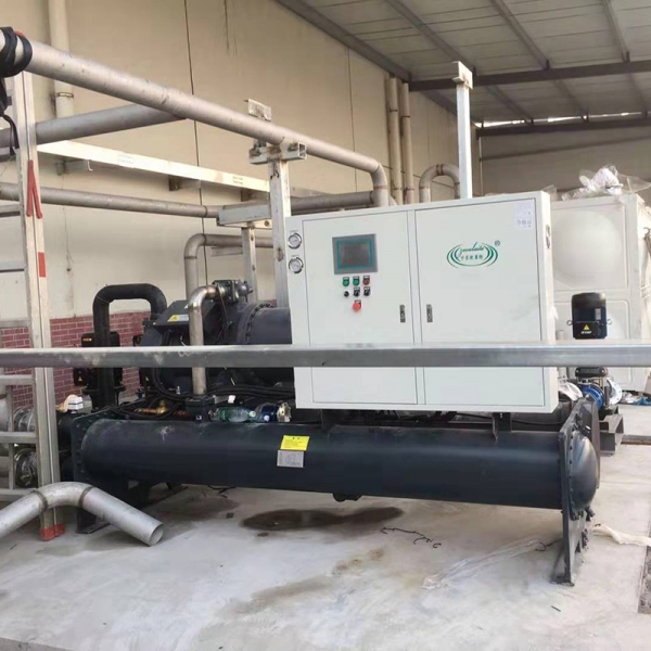 水冷螺桿式冷水機(jī)組，大型制冷設(shè)備，工業(yè)冷水機(jī)組廠(chǎng)家